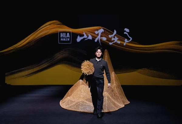 营收超155亿元成为服装大消费头部品牌不朽情缘游戏网站海澜之家2025三季度(图4) 营收超155亿元成为服装大消费头部品牌不朽情缘游戏网站海澜之家2025三季度(图4)